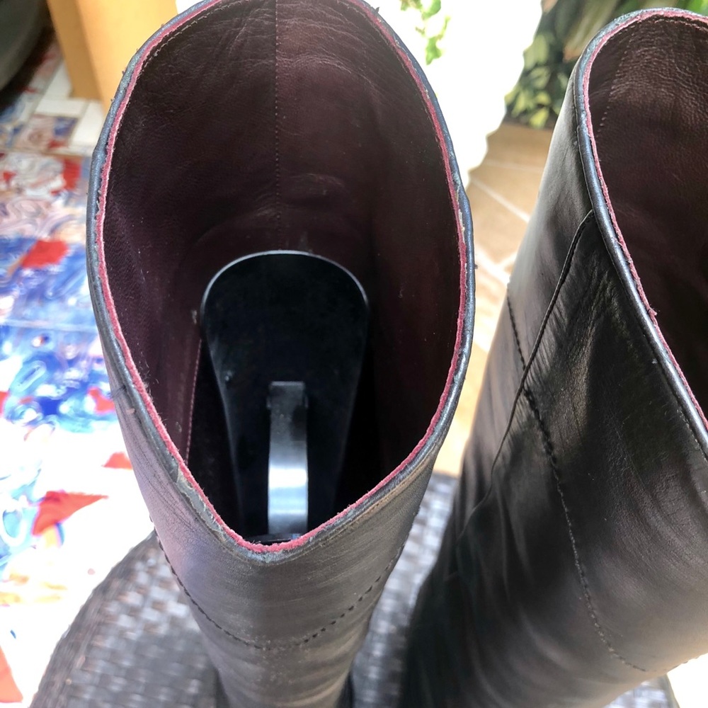 Chanel boots Authentic bought in Paris. - Picture 5 of 8